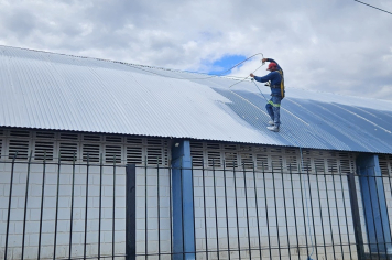 Ginásio de Esportes passa por novos reparos para resolver problemas no telhado