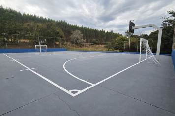 DIRETORIA DE ESPORTES REALIZA MANUTENÇÃO NA QUADRA DA CDHU MÁRIO COVAS